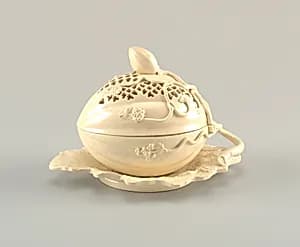 Bowl and cover by Unknown