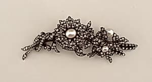 Brooch by Unknown