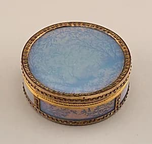 Circular snuff box by Claude-Pierre Pottier, French, active 1778 - 1806