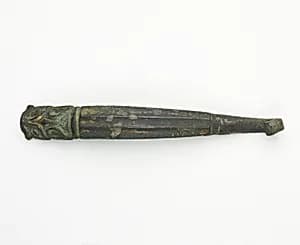 Garment hook (<em>daigou</em>) by Unknown
