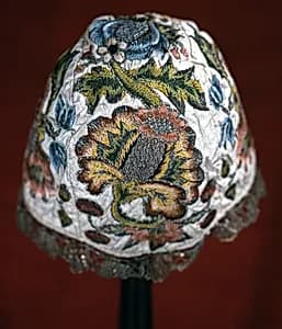 Infant's cap by Unknown