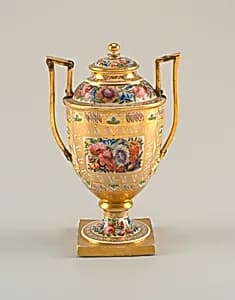 Pair of Urns by Unknown