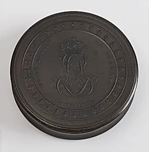 Snuff box by Unknown
