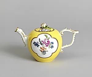 Teapot by Meissen Porcelain Manufactory, German, active from 1710 to the present