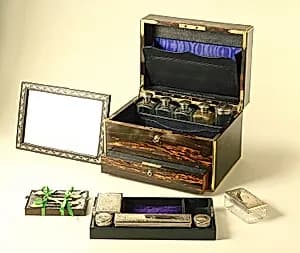 Traveling Dressing Case